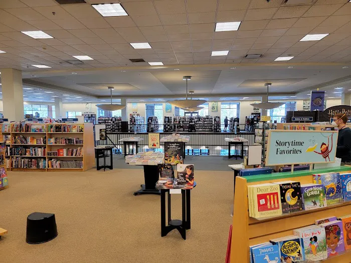 Barnes & Noble 7