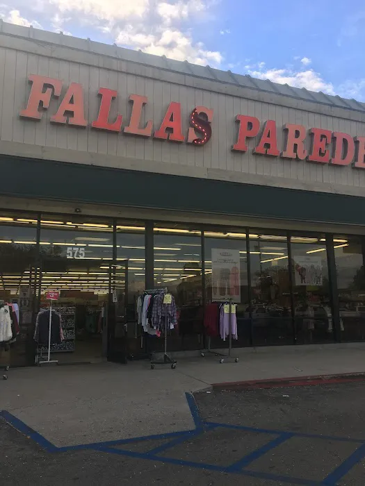 Fallas Paredes Discount Stores 2