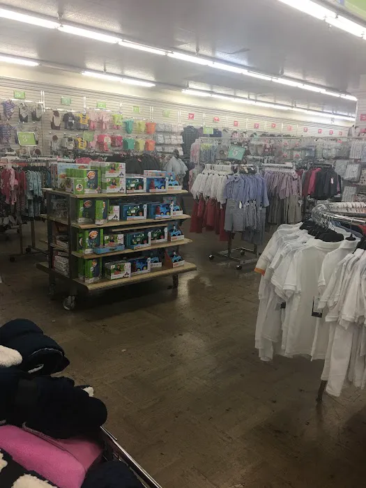 Fallas Paredes Discount Stores 4