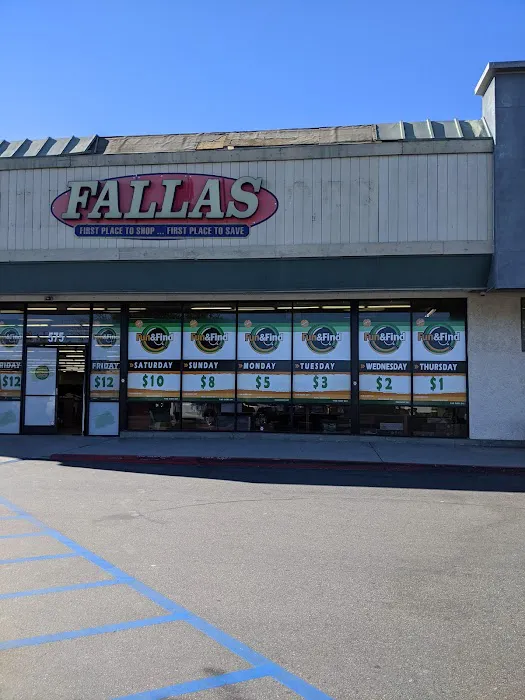 Fallas Paredes Discount Stores 3