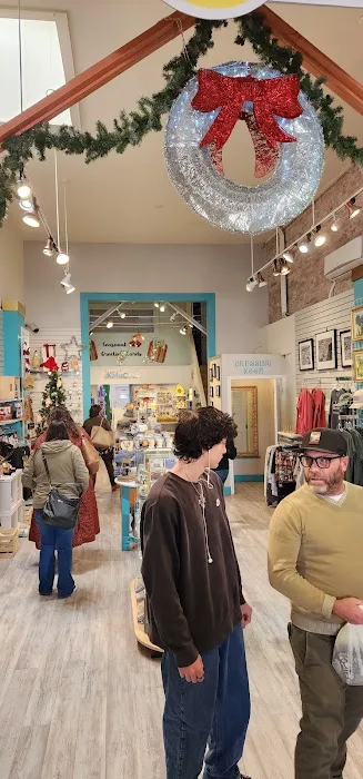 Very Ventura Gift Shop & Gallery 5