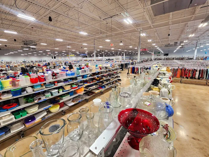 2nd Ave Thrift Store - Hamilton Township, NJ 5