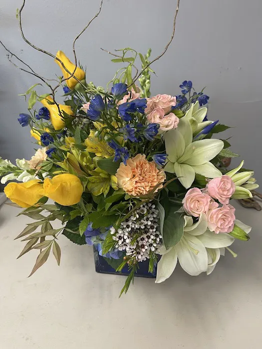 Designs by Janice Florist 3