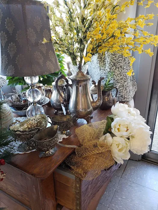 Designs by Janice Florist 7