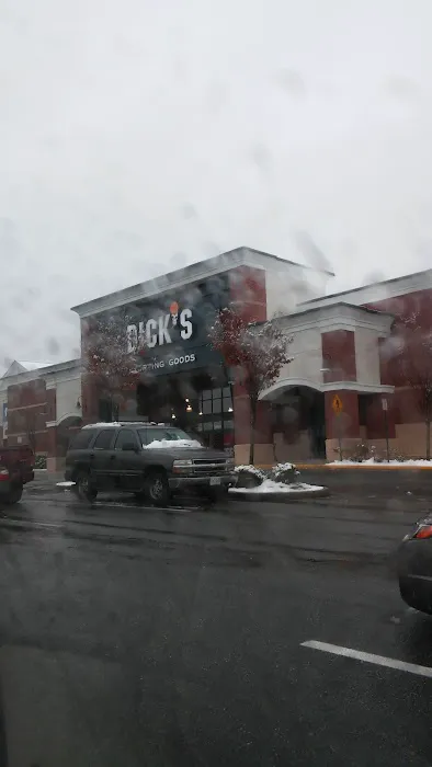 DICK'S Sporting Goods 9