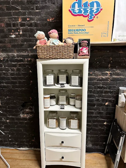 Frank's Market & Refillery 8