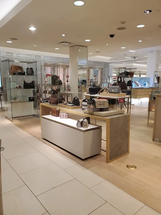 Saks Fifth Avenue 4