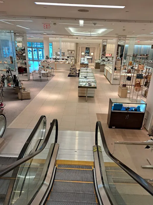 Saks Fifth Avenue 7