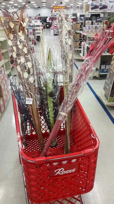 Roses Discount Store 5