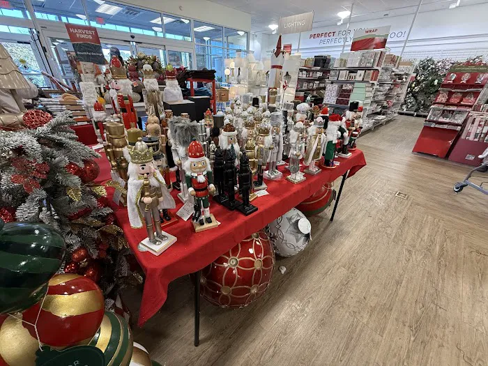 T.J. Maxx & HomeGoods 0