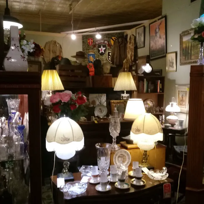 Oak Antique Mall 8