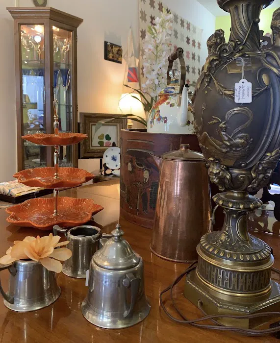 Leduc Art and Antiques at The Boroughs Collective 3