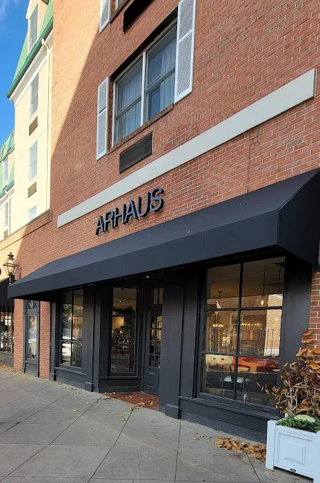 Arhaus 9
