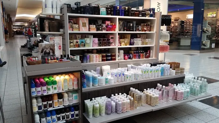 Avon Beauty Center 0