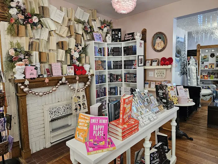 Black Cat Books & Oddities 0