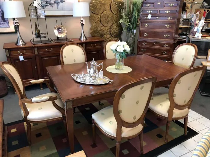 Chelsea's Consignments 1