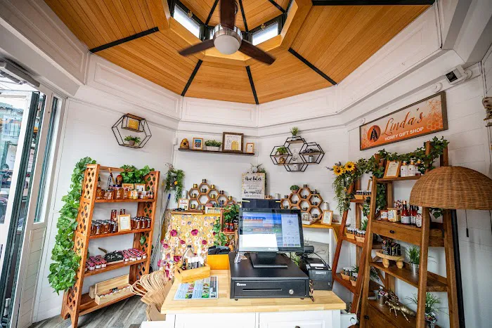 Linda's Bee Farm Honey Gift Shop 6