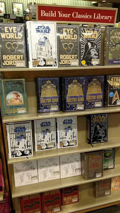 Barnes & Noble 6