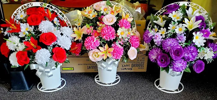Martin's Floral and Home Decor 0