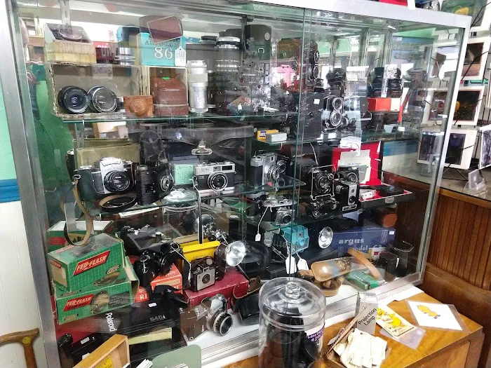 Kenton Antiques & Collectibles 8