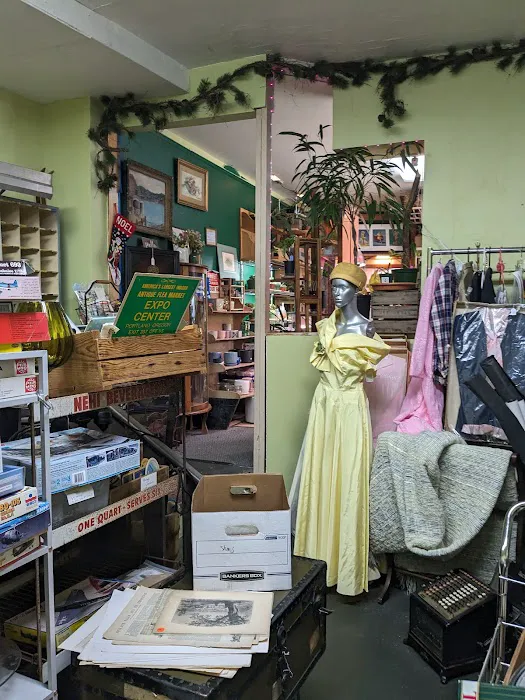 Kenton Antiques & Collectibles 1