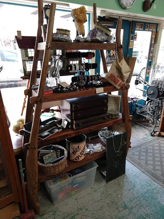 Kenton Antiques & Collectibles 6