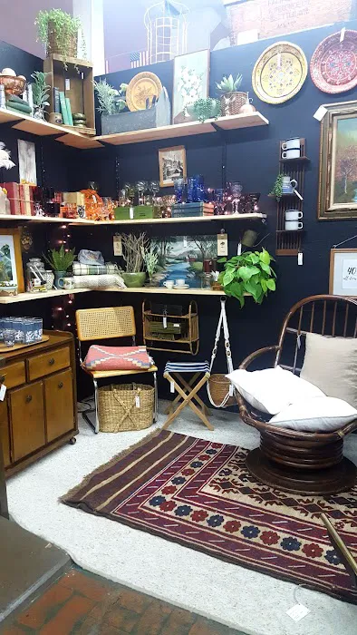 Old Glory Antiques & Vintage 5