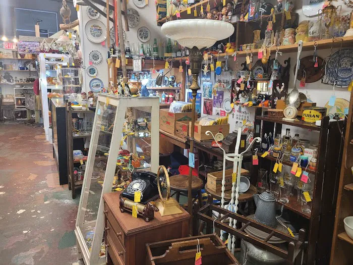 Old Glory Antiques & Vintage 6