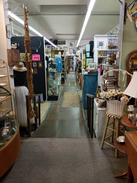 Old Glory Antiques & Vintage 9