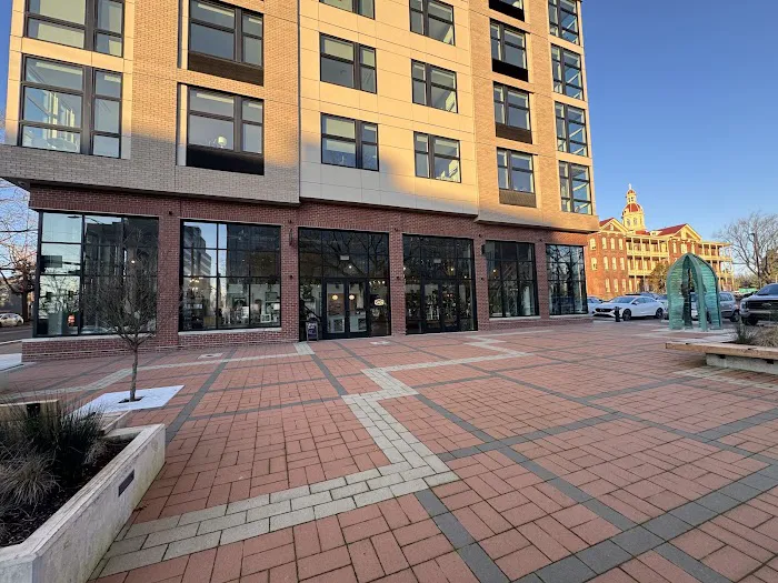 Herboriste Downtown - CBD Dispensary & More! 5