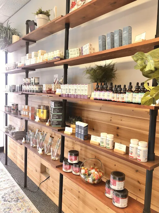 Herboriste Downtown - CBD Dispensary & More! 8