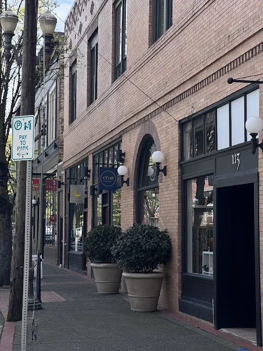 Eras Vintage Marketplace 0