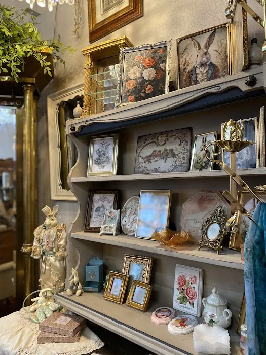 Eras Vintage Marketplace 7