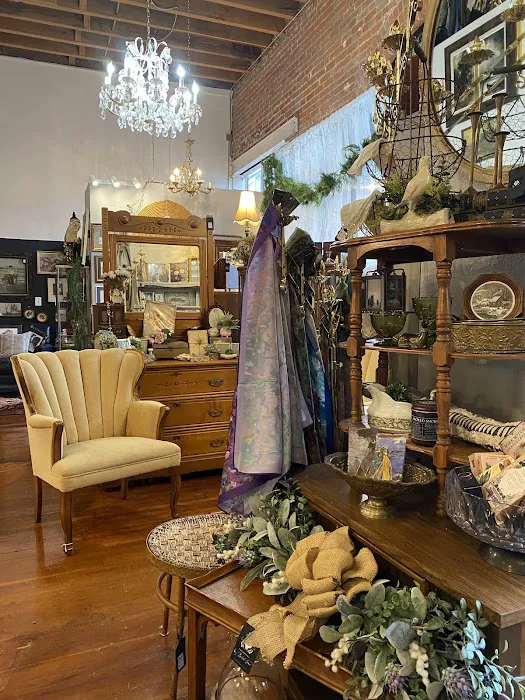 Eras Vintage Marketplace 4