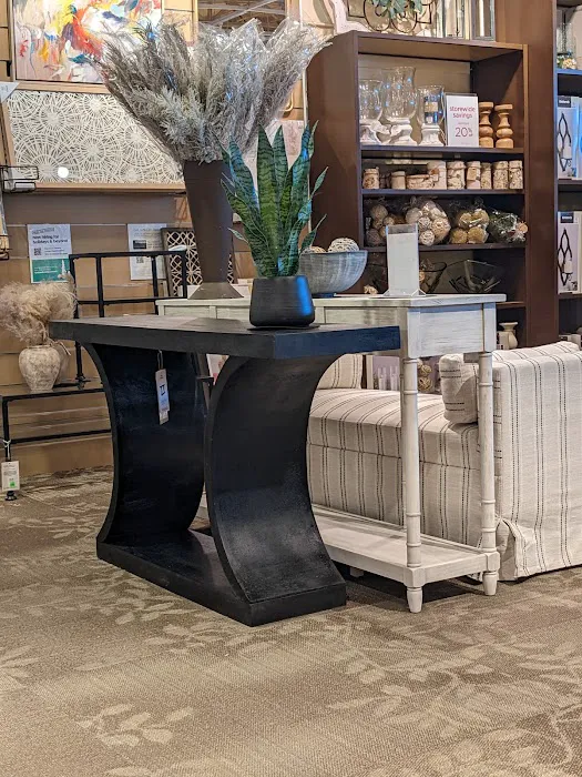 Kirkland's Home 1