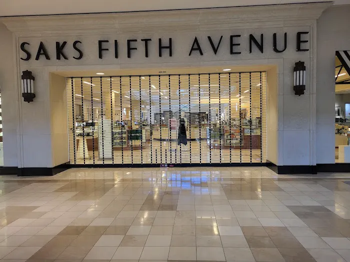 Saks Fifth Avenue 4
