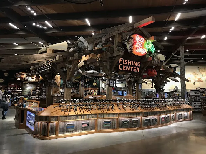 Bass Pro Shops 3