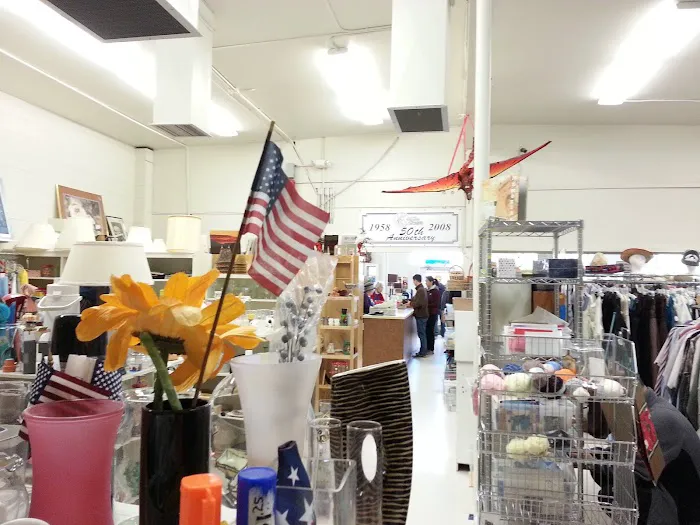 Happy Dragon Thrift Shop 0