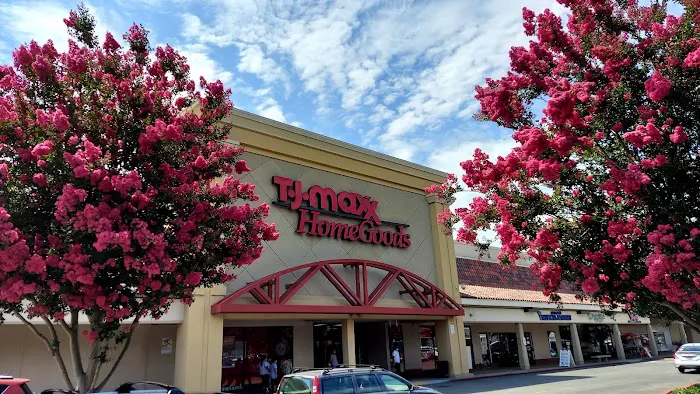 T.J. Maxx & HomeGoods 1