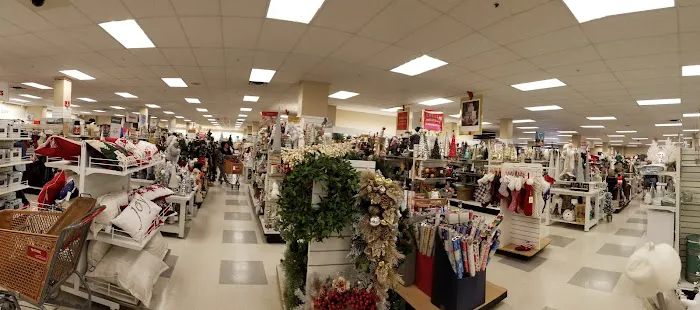T.J. Maxx & HomeGoods 4