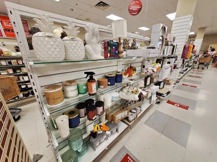 T.J. Maxx & HomeGoods 3