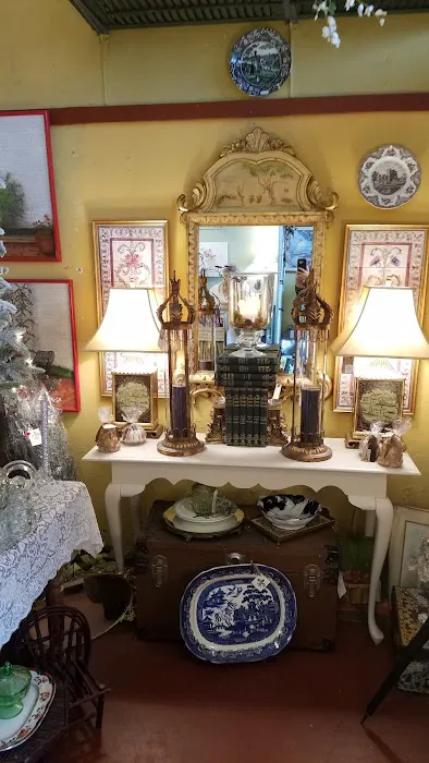 Sugar Maples Antiques & Gifts 3