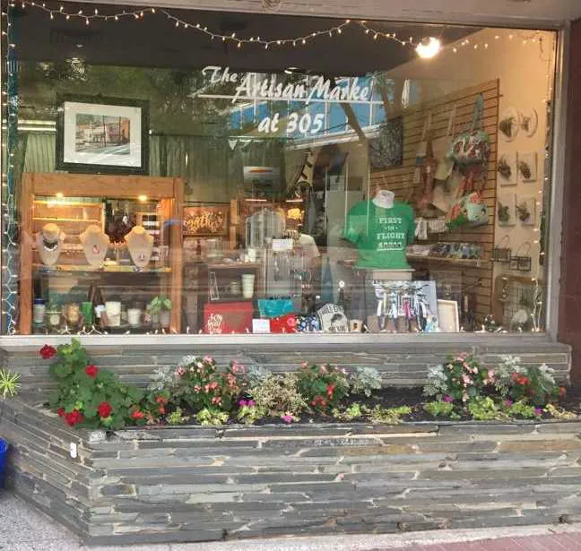 The Artisan Market At 305 3