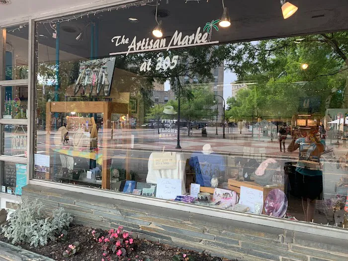 The Artisan Market At 305 8