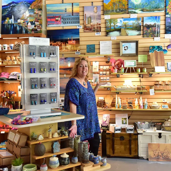 The Artisan Market At 305 1