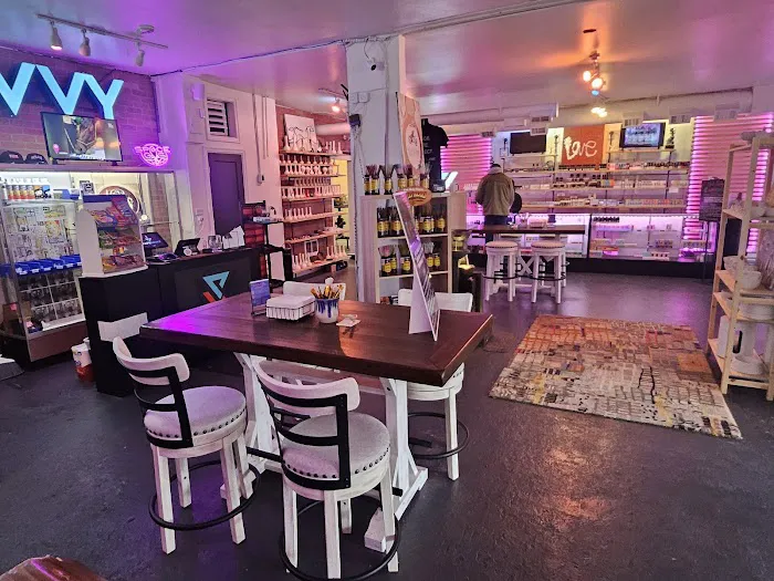 Liv Savvy Redmond - Vape, Disposables, Kratom, CBD, Pottery Classes, Hand Blown Glass, Wheel Thrown Pottery 7