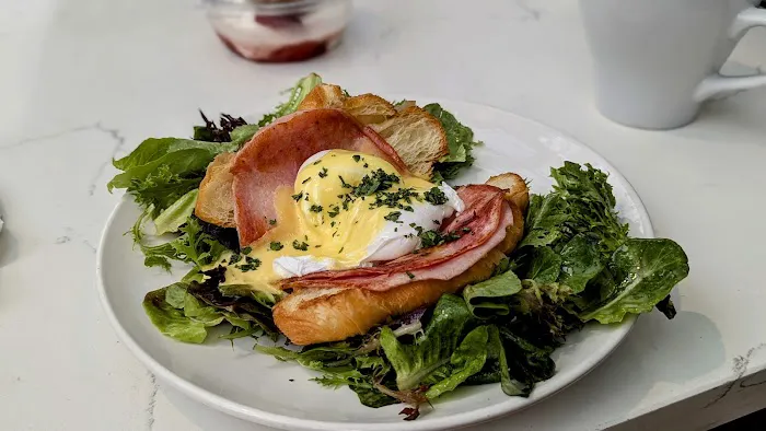 Farine Bakery & Café 9