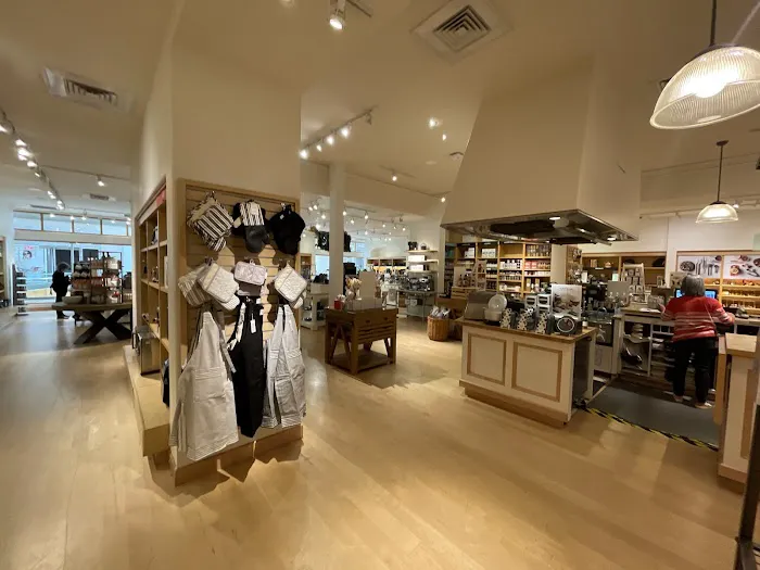Williams-Sonoma 7