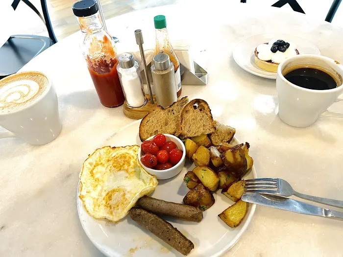 Farine Bakery & Café 4