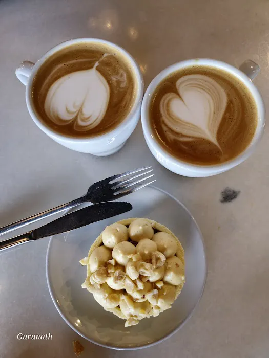 Farine Bakery & Café 1